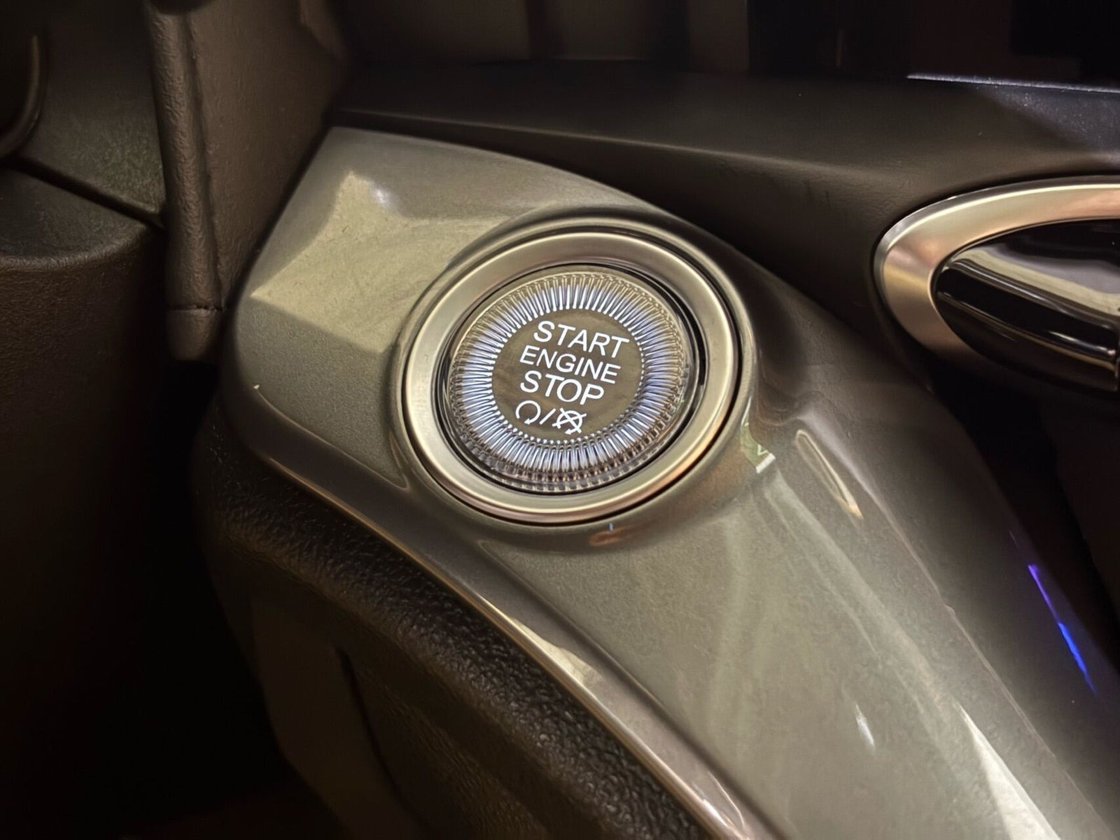 Hvid Fiat 500e fra 2023