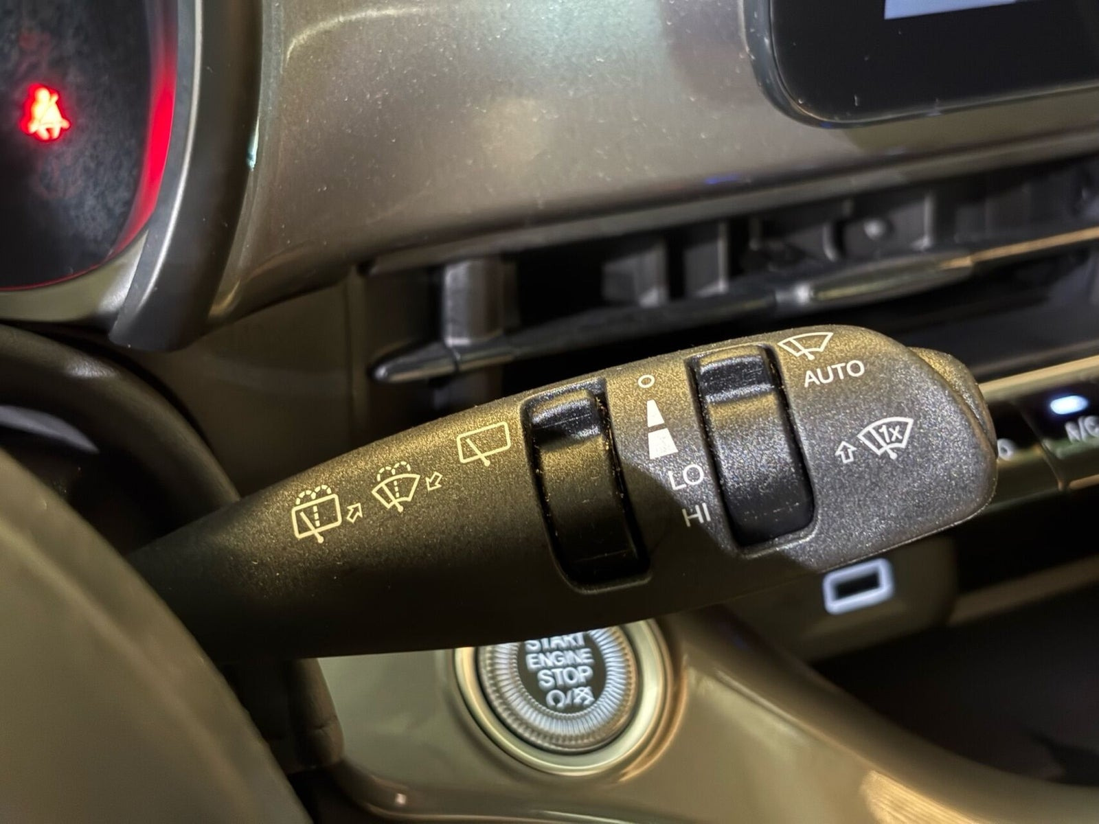 Hvid Fiat 500e fra 2023