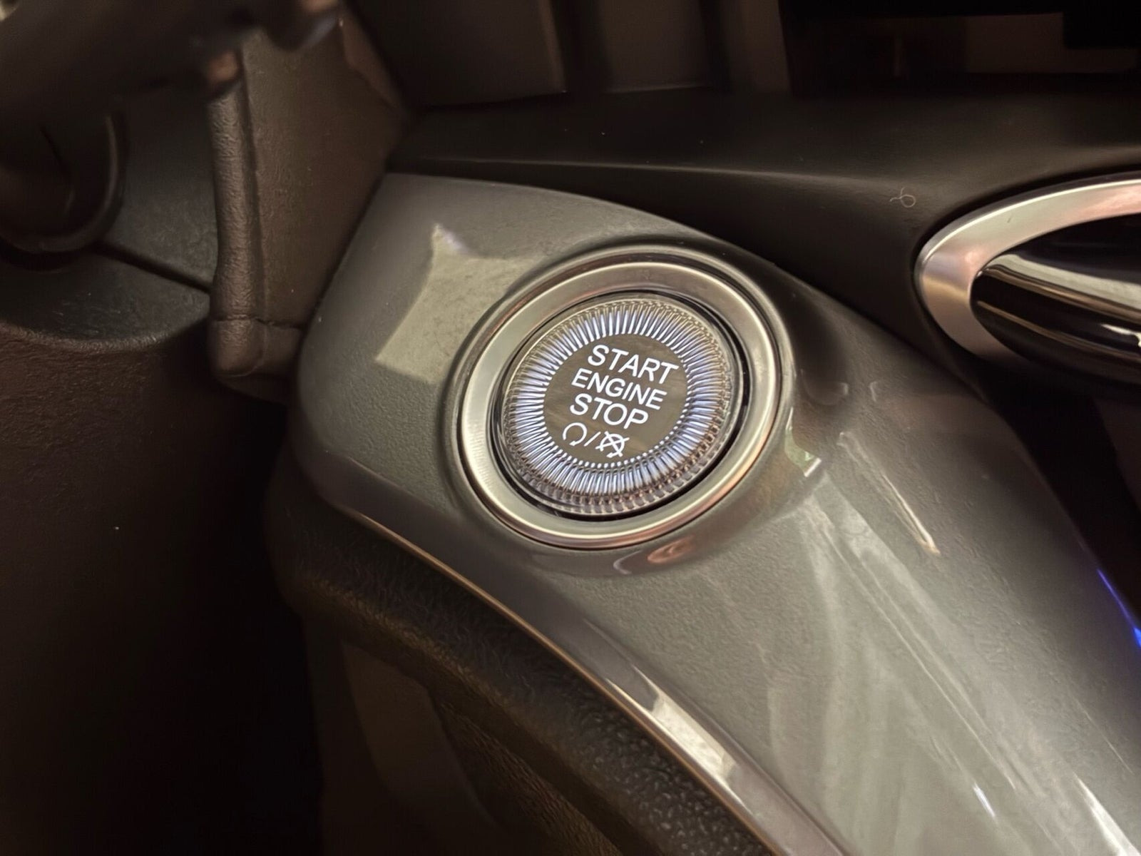 Hvid Fiat 500e fra 2023