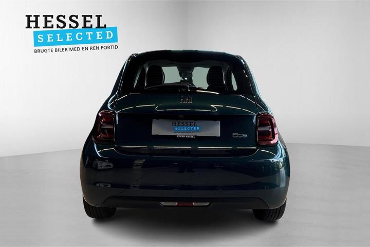 Grøn Fiat 500e fra 2023