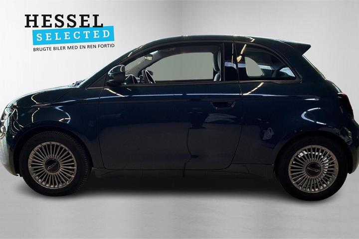 Grøn Fiat 500e fra 2023