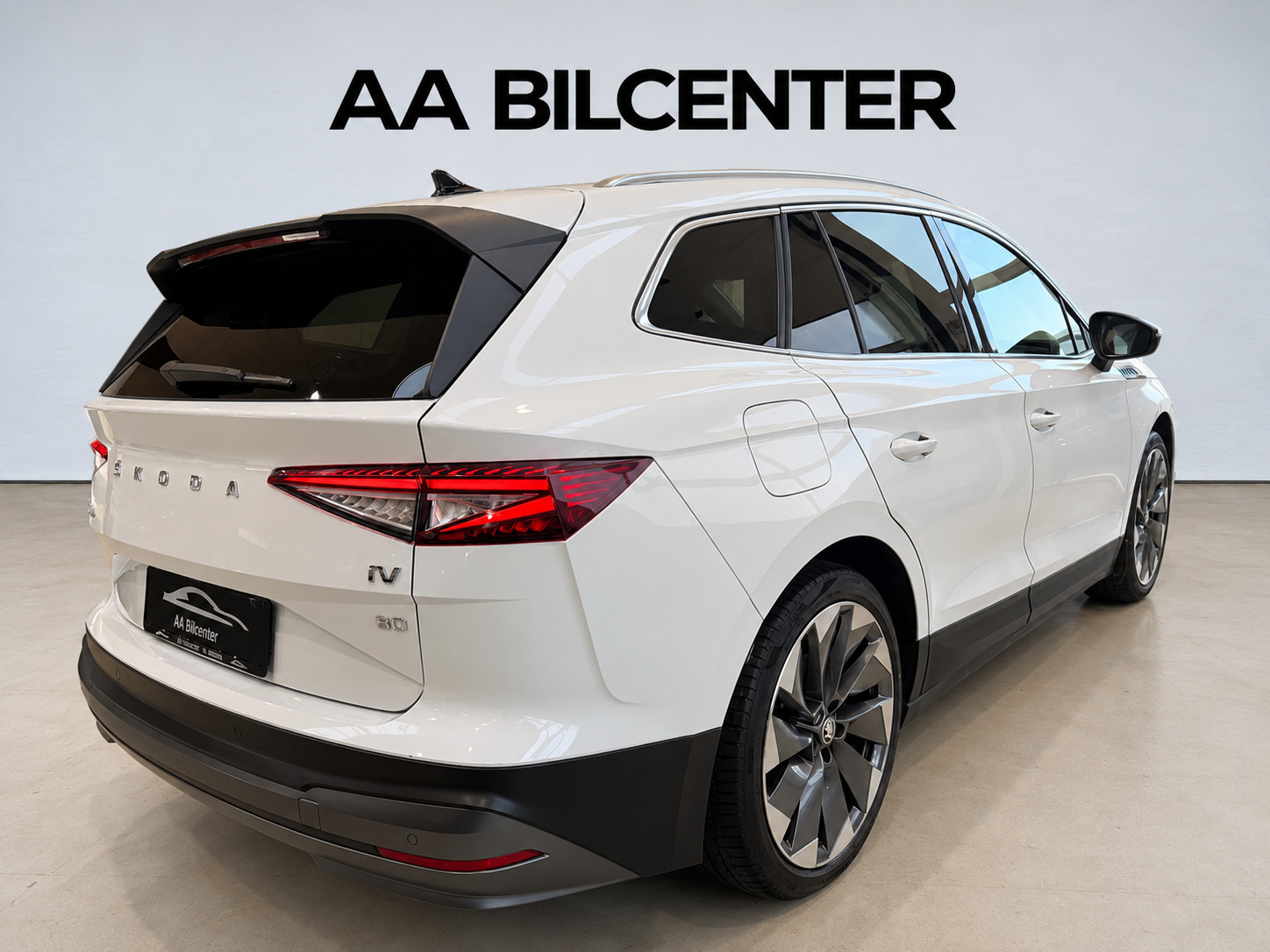 Hvid Skoda Enyaq fra 2021