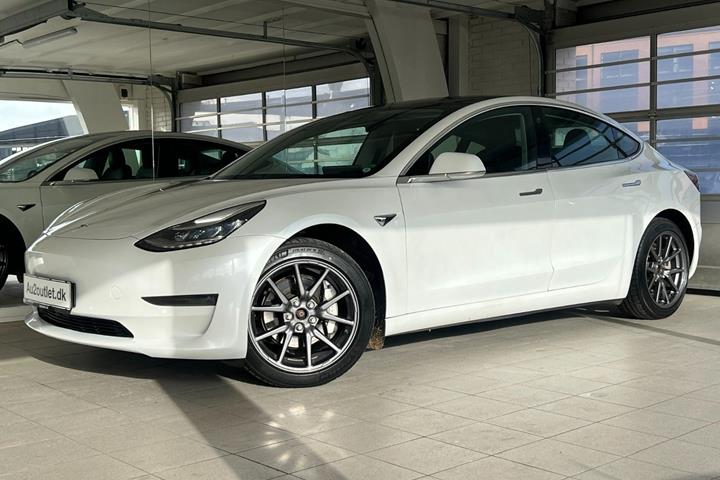 Hvid Tesla Model 3 fra 2020