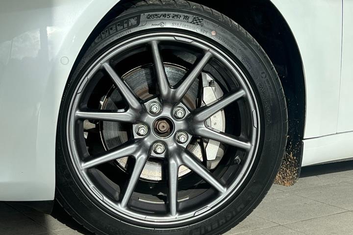 Hvid Tesla Model 3 fra 2020