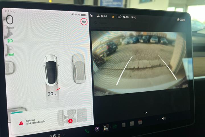 Hvid Tesla Model 3 fra 2020