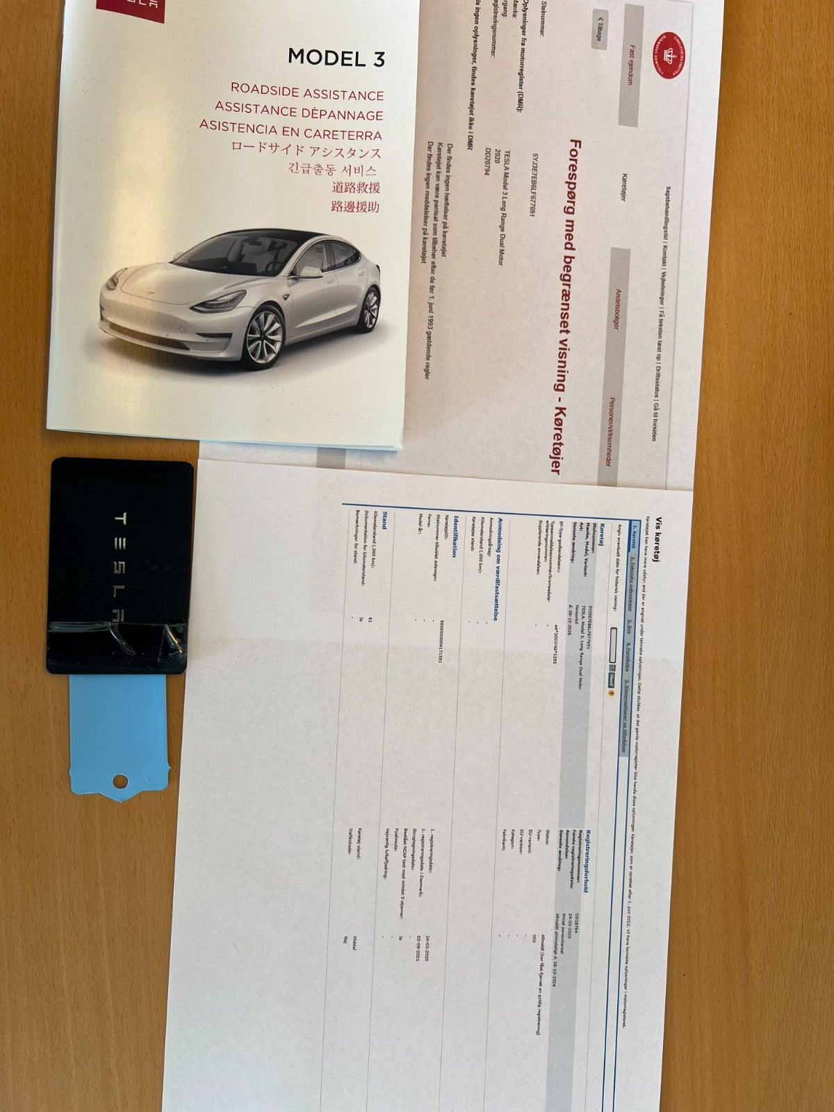 Hvid Tesla Model 3 fra 2020