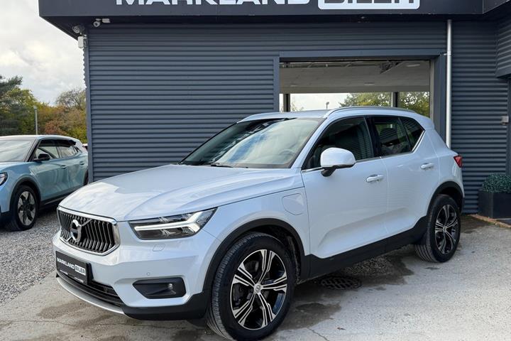 Grå Volvo XC40 fra 2021