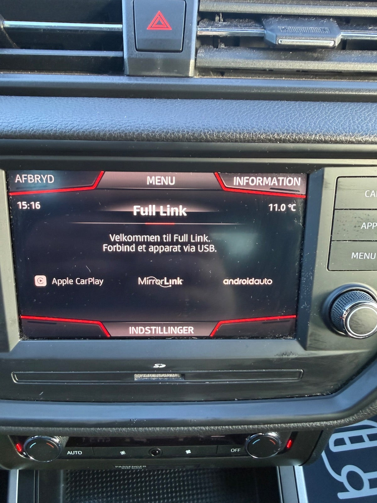 Rød Seat Arona fra 2019