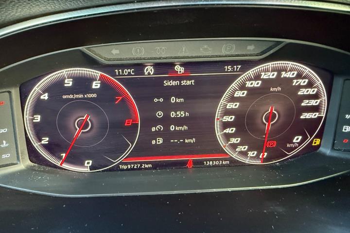 Rød Seat Arona fra 2019