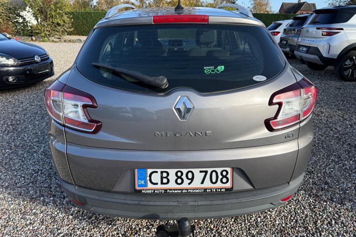 Grå Renault Megane III fra 2011