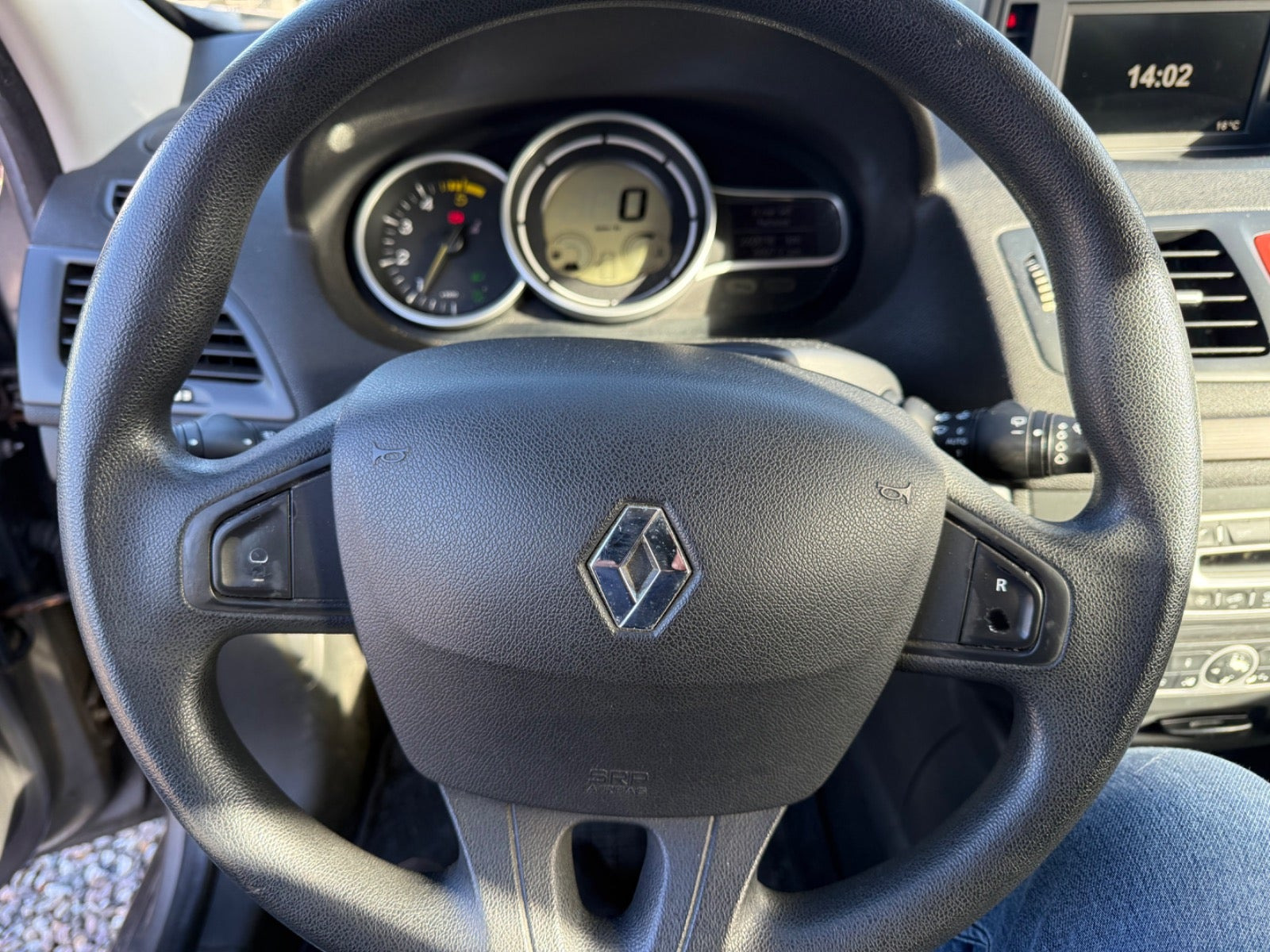 Grå Renault Megane III fra 2011