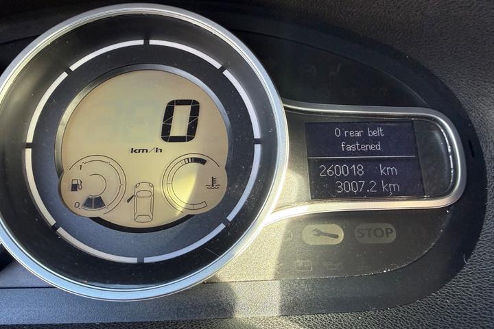 Grå Renault Megane III fra 2011
