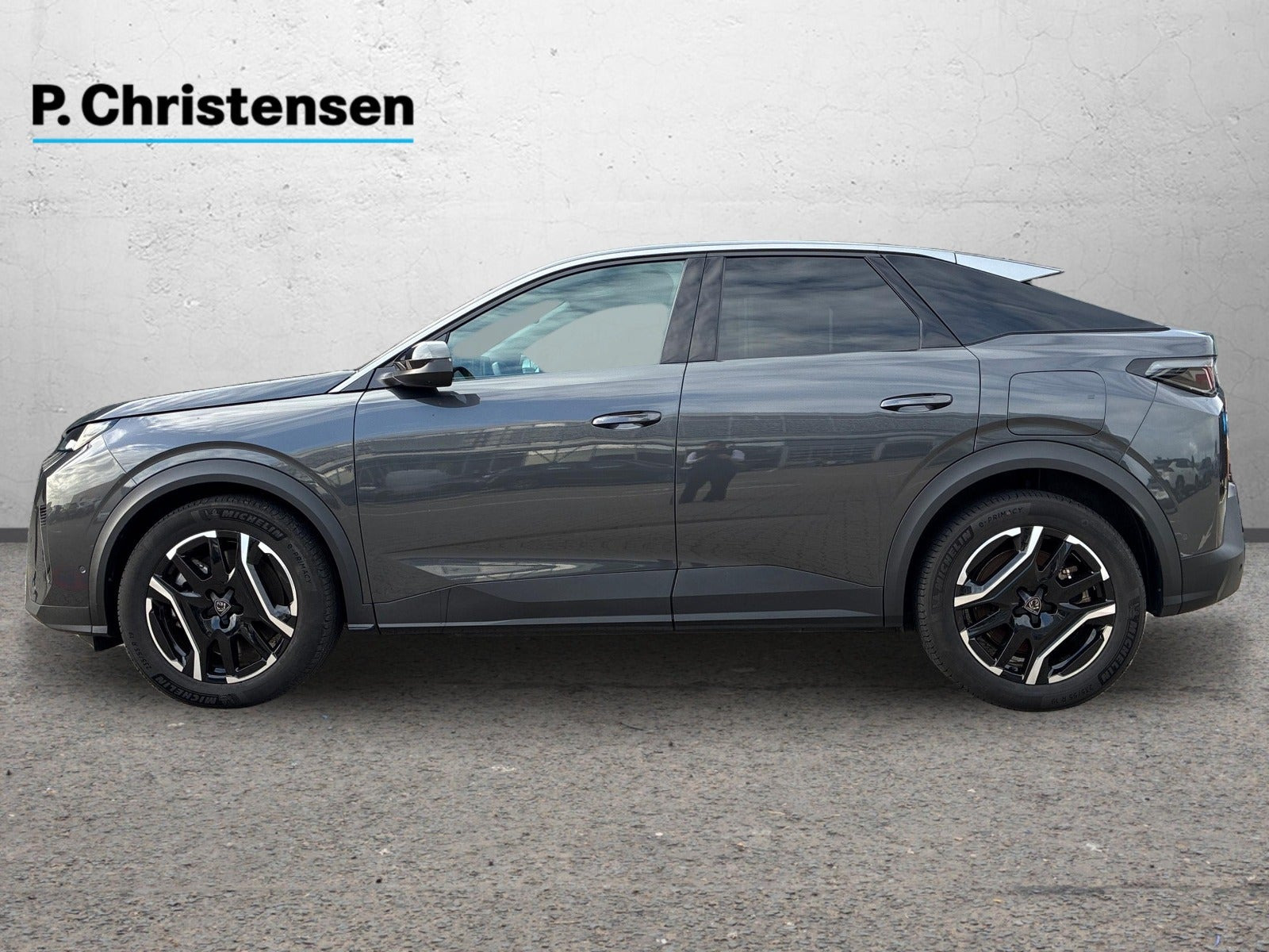 Grå Peugeot e-3008 fra 2025