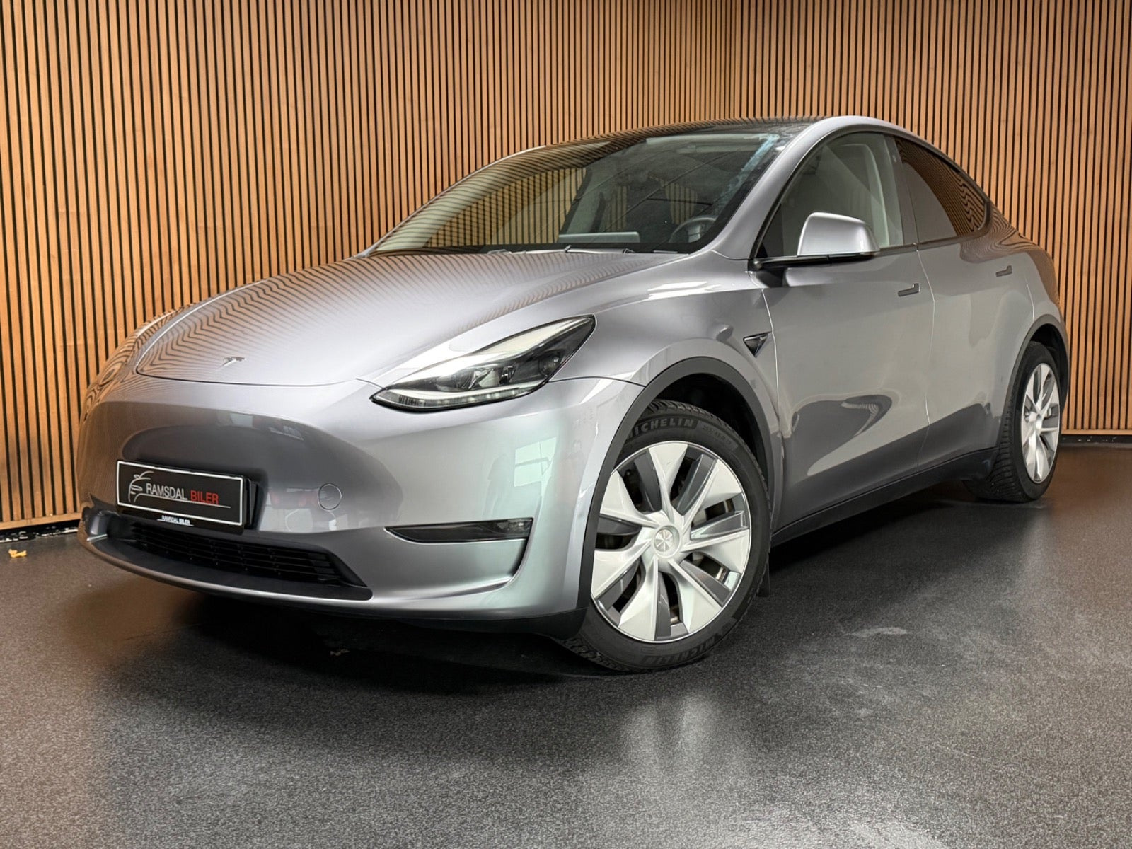 Tesla Model Y Long Range AWD
