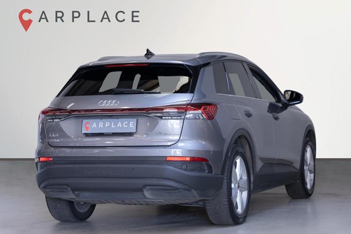 Grå Audi Q4 e-tron fra 2024