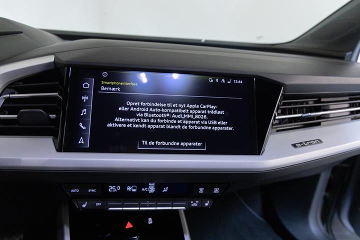 Grå Audi Q4 e-tron fra 2024