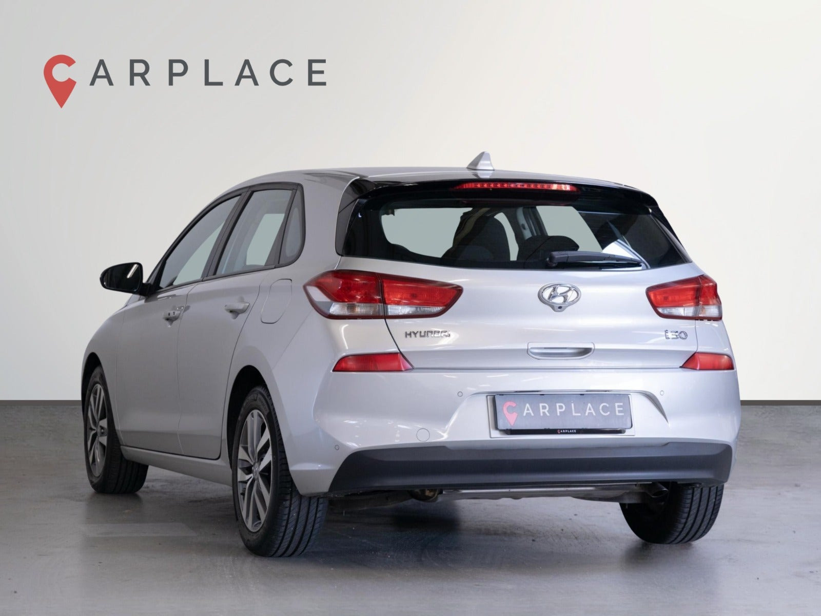 Sølv Hyundai i30 fra 2020