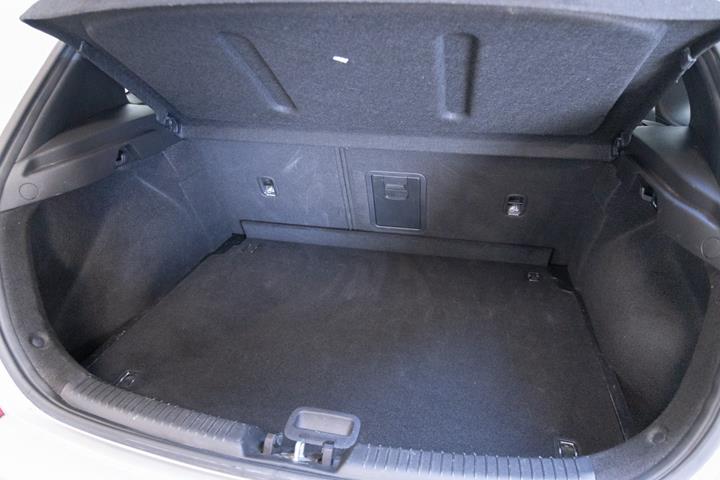 Sølv Hyundai i30 fra 2020
