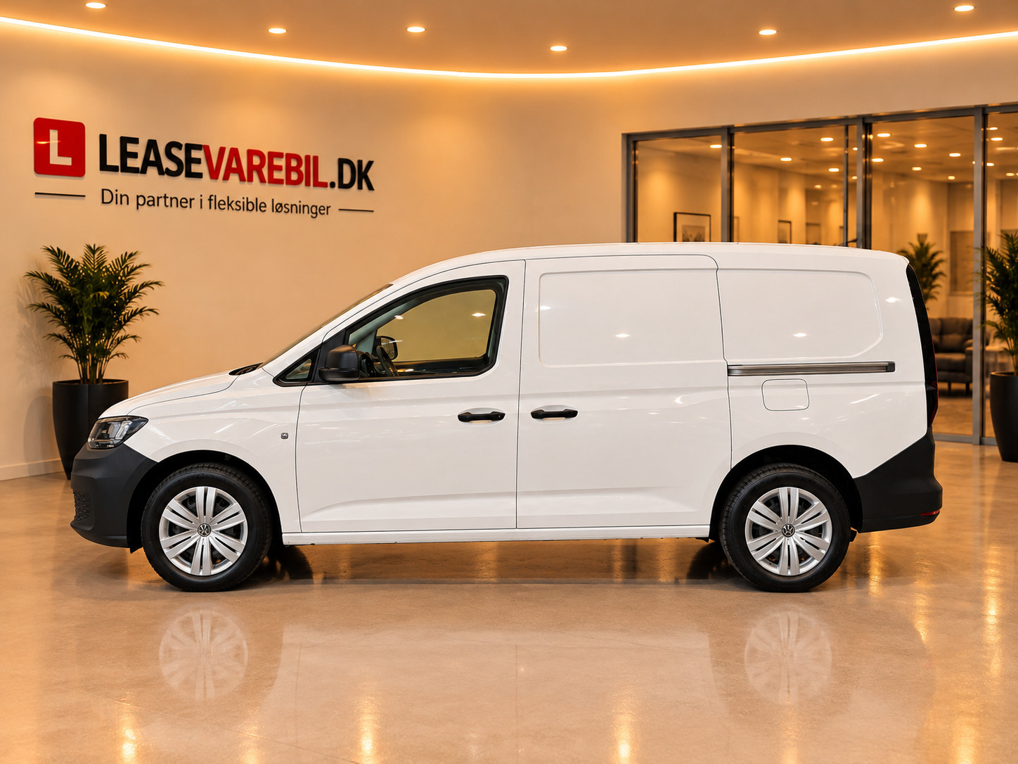 Hvid VW Caddy Maxi fra 2022