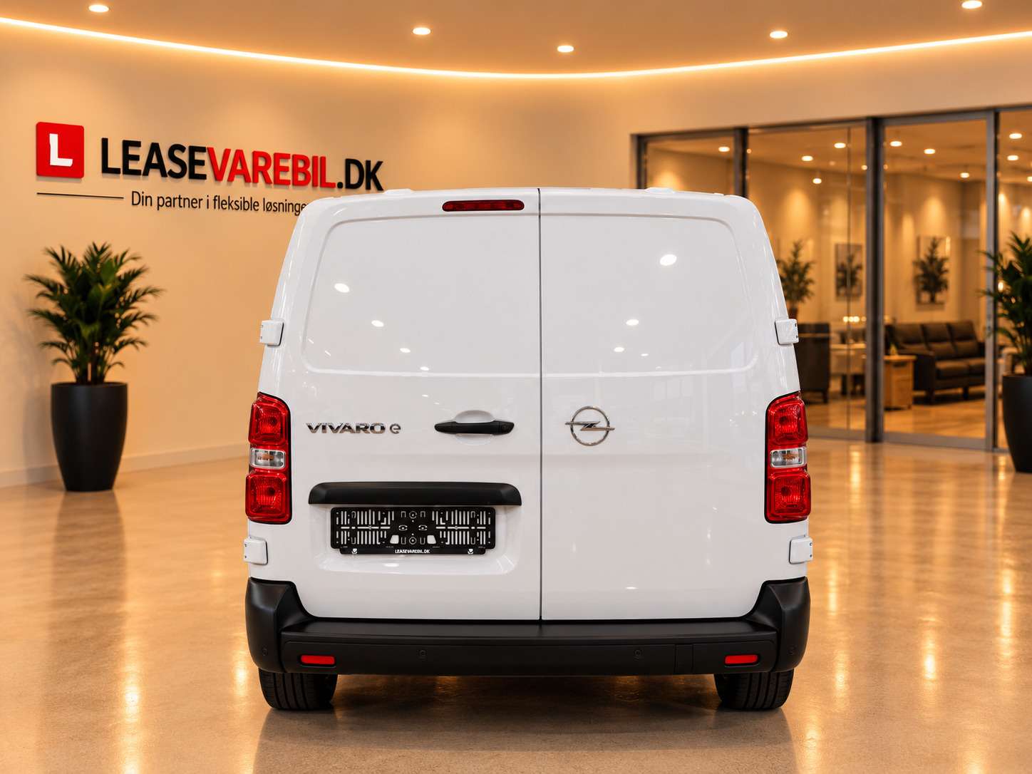 Hvid Opel Vivaro-e fra 2026
