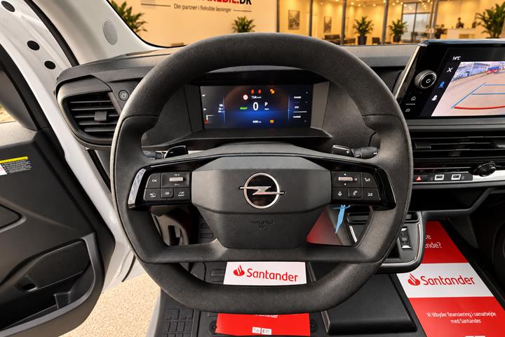 Hvid Opel Vivaro-e fra 2026