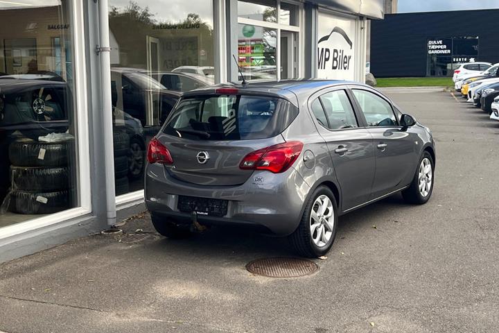 Grå Opel Corsa fra 2016