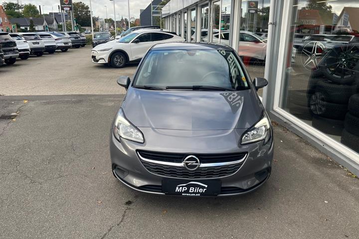 Grå Opel Corsa fra 2016