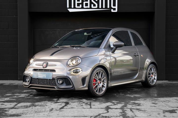 Grå Abarth 695C fra 2023