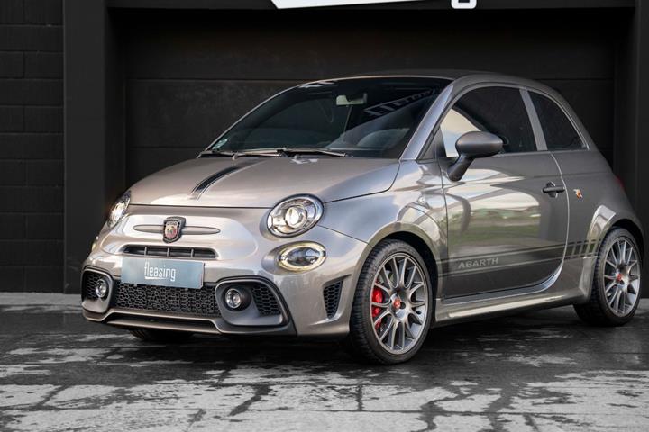 Grå Abarth 695C fra 2023