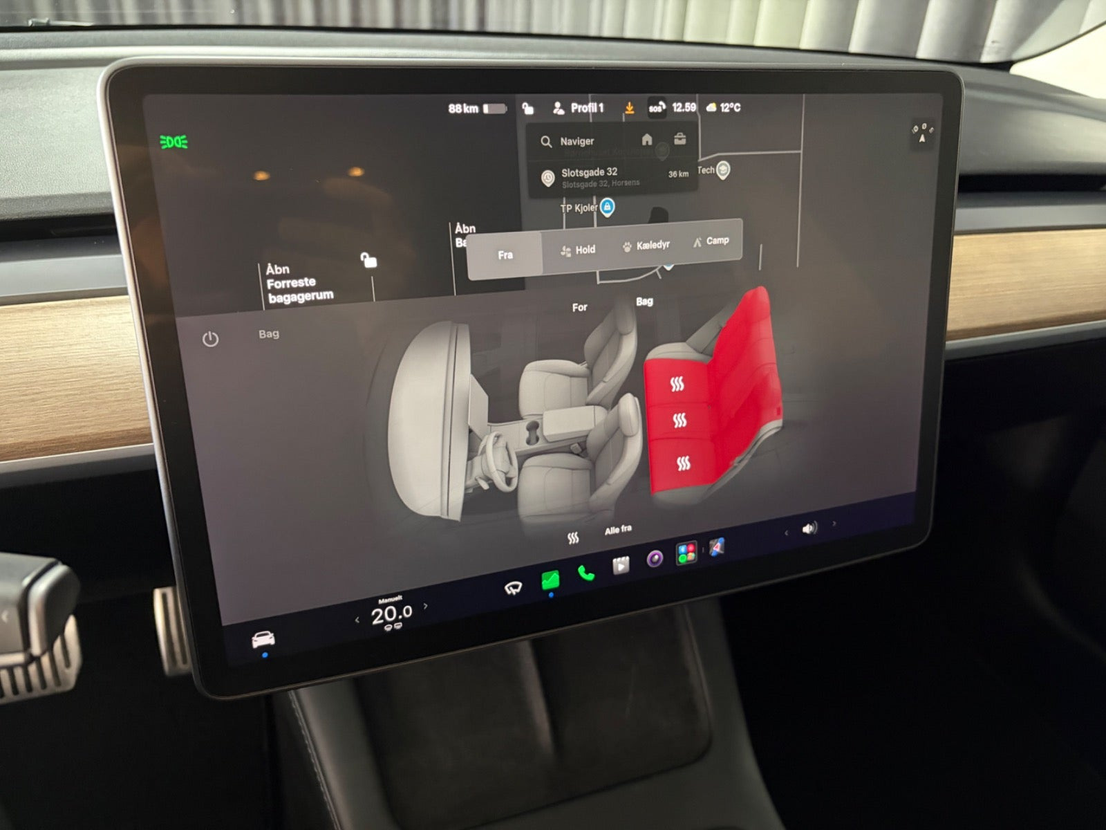 Sort Tesla Model 3 fra 2021