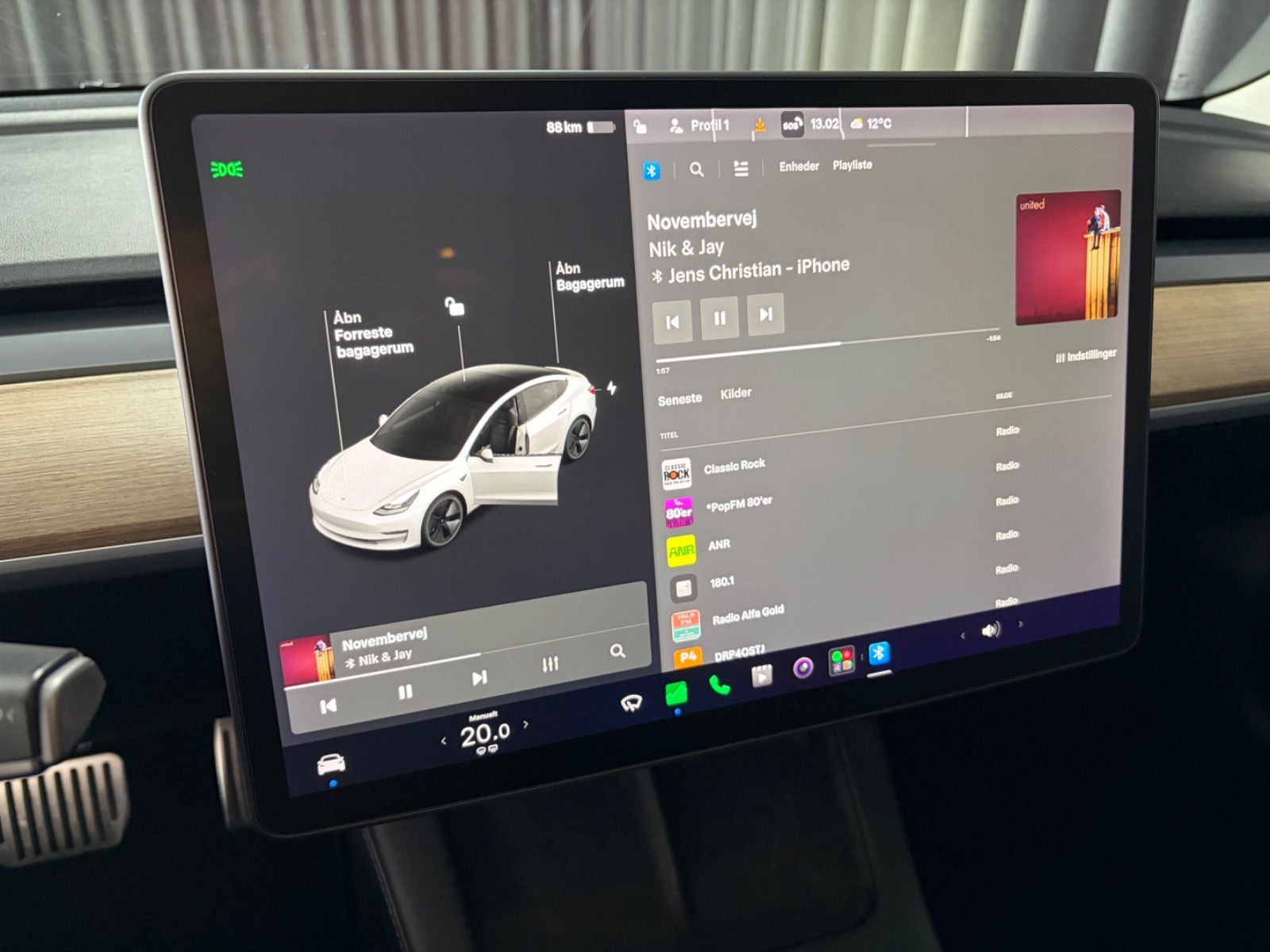 Sort Tesla Model 3 fra 2021