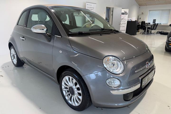 Grå Fiat 500C fra 2014