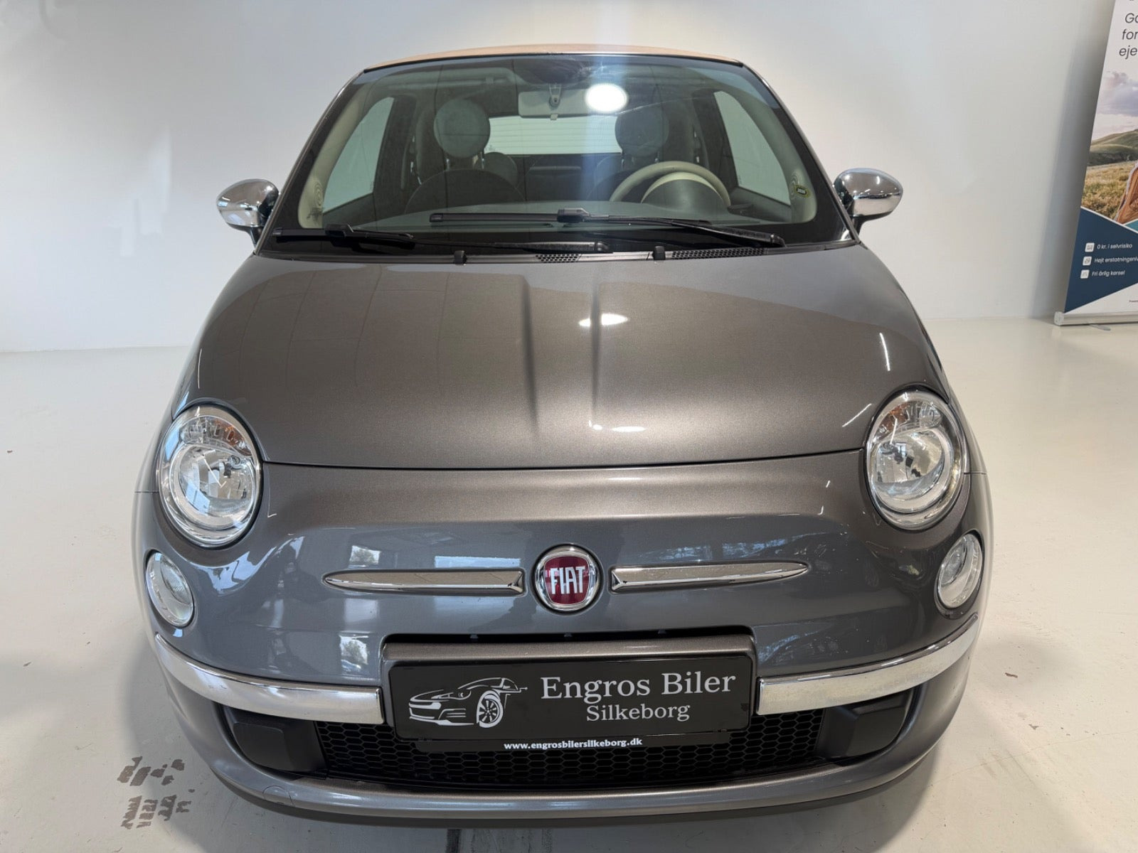 Grå Fiat 500C fra 2014