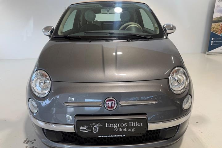 Grå Fiat 500C fra 2014