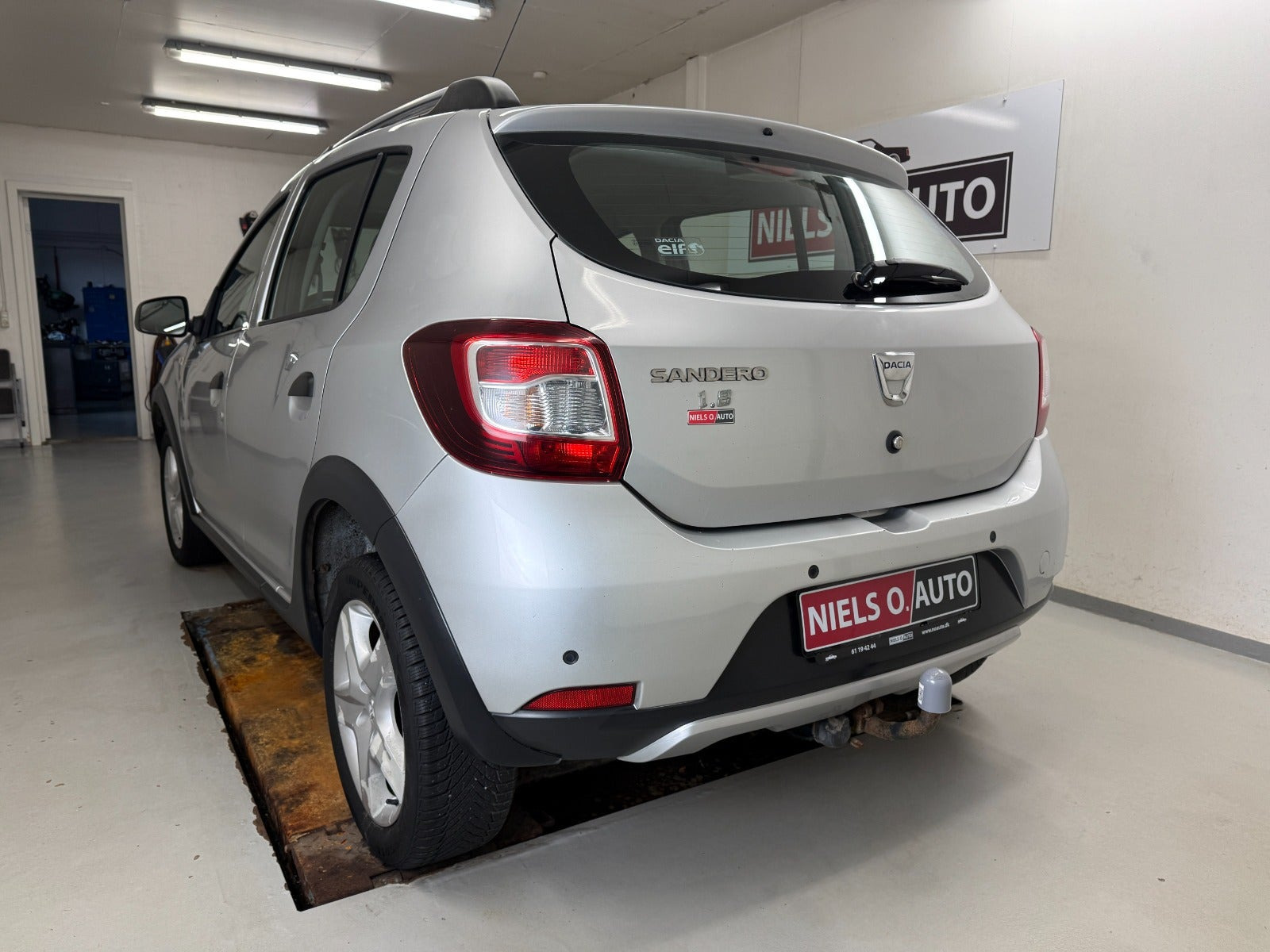 Sølv Dacia Sandero Stepway fra 2015
