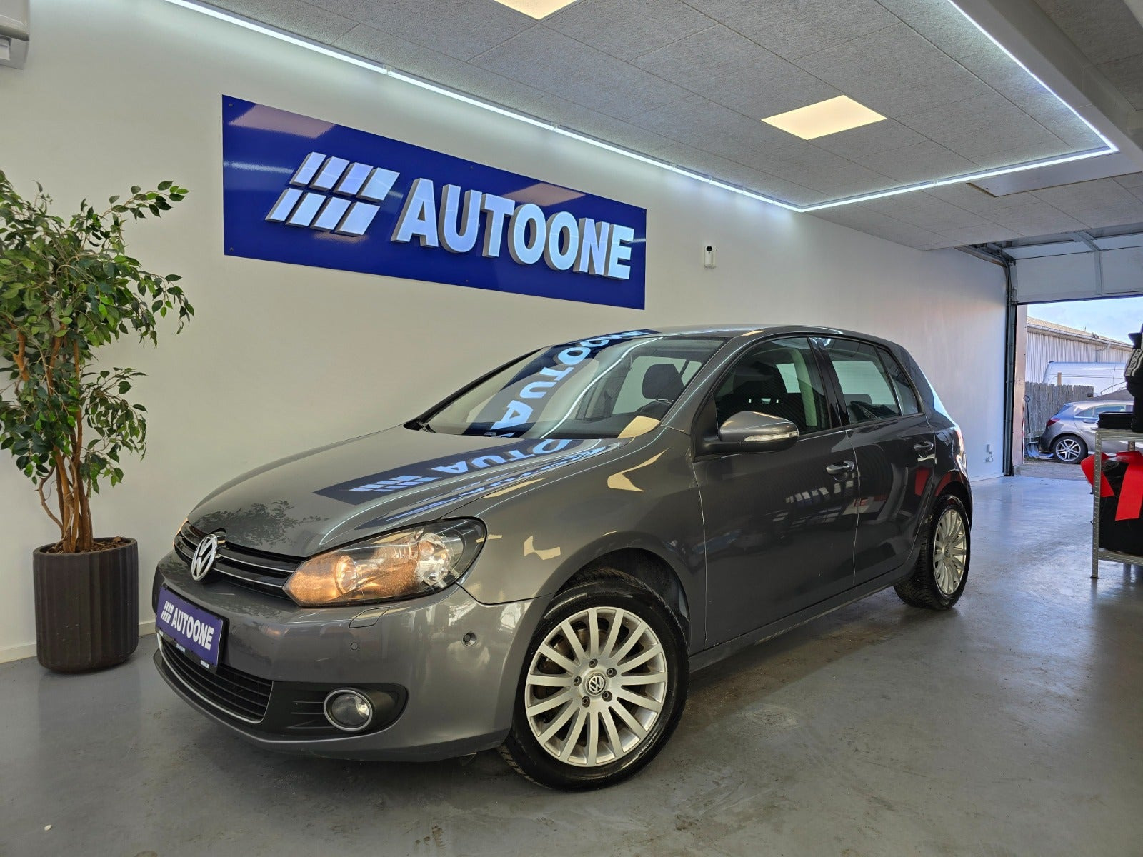 VW Golf VI 1,6 TDi 105 Highline DSG BMT