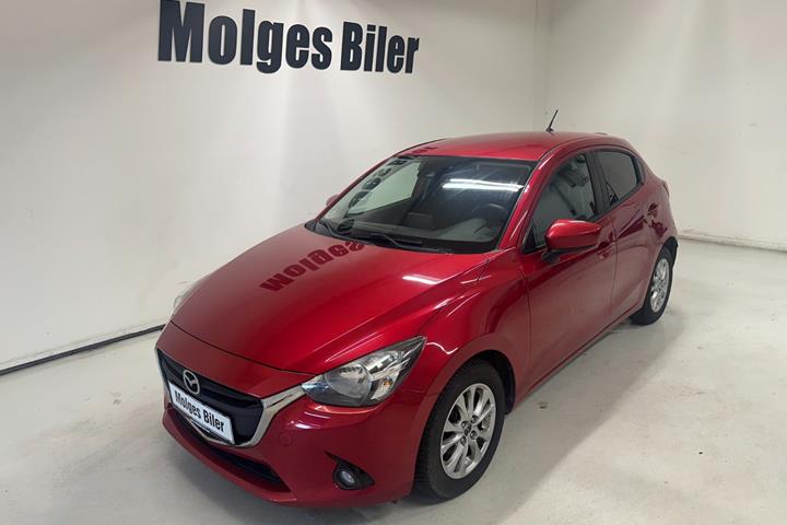 Rød Mazda 2 fra 2015