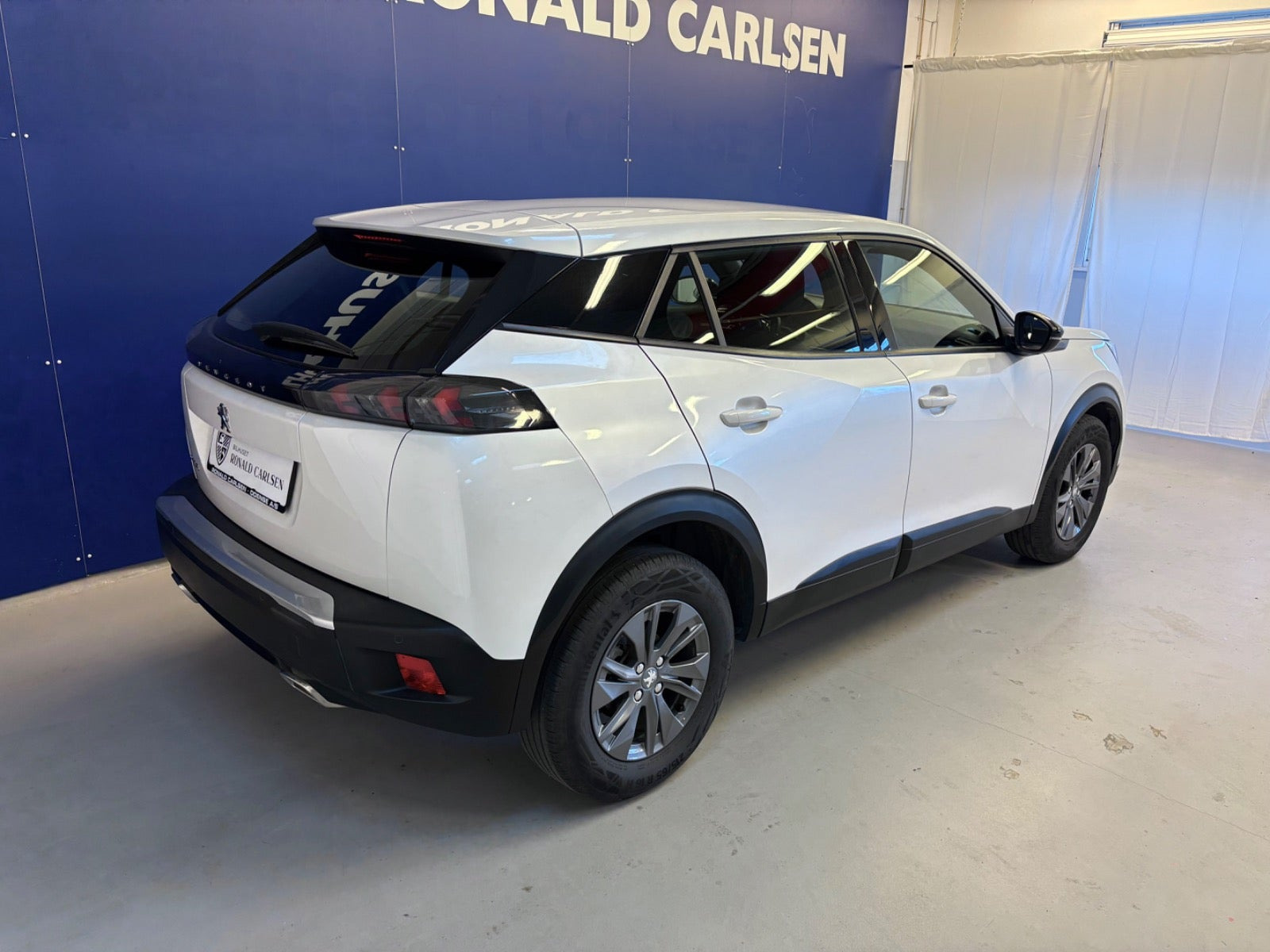 Hvid Peugeot 2008 fra 2023