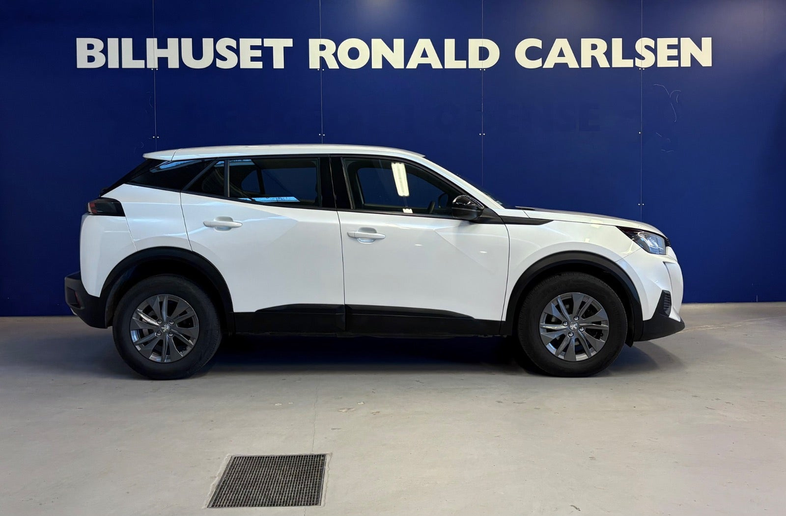 Hvid Peugeot 2008 fra 2023