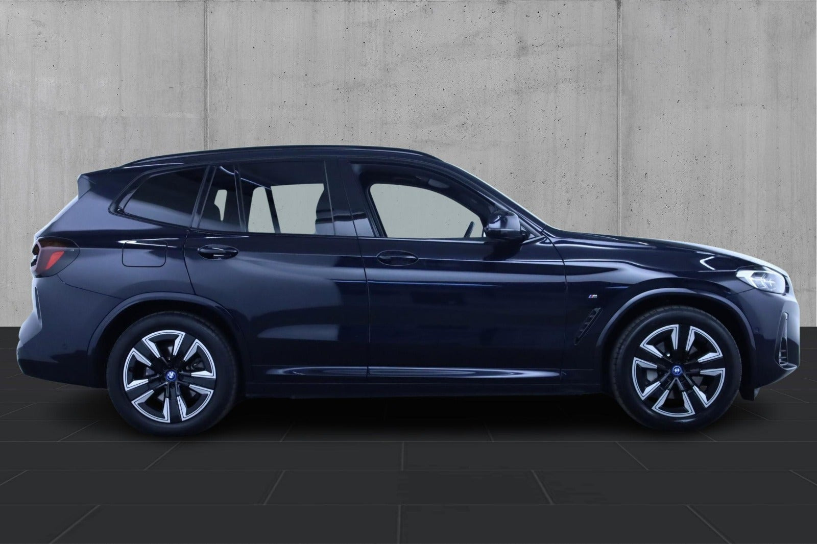 Sort BMW iX3 fra 2023