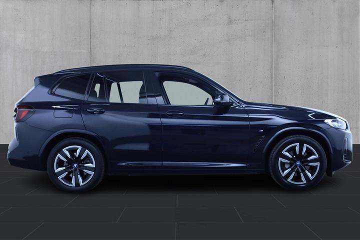 Sort BMW iX3 fra 2023