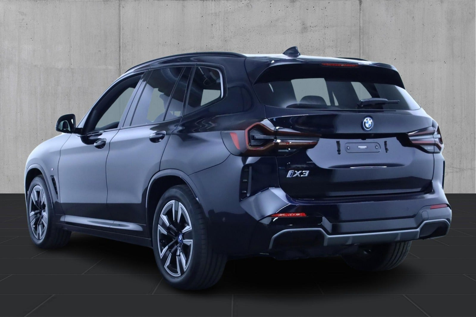 Sort BMW iX3 fra 2023