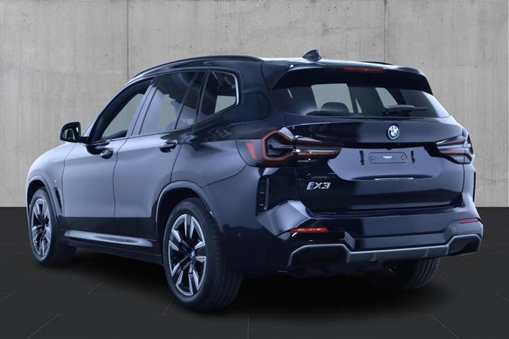 Sort BMW iX3 fra 2023