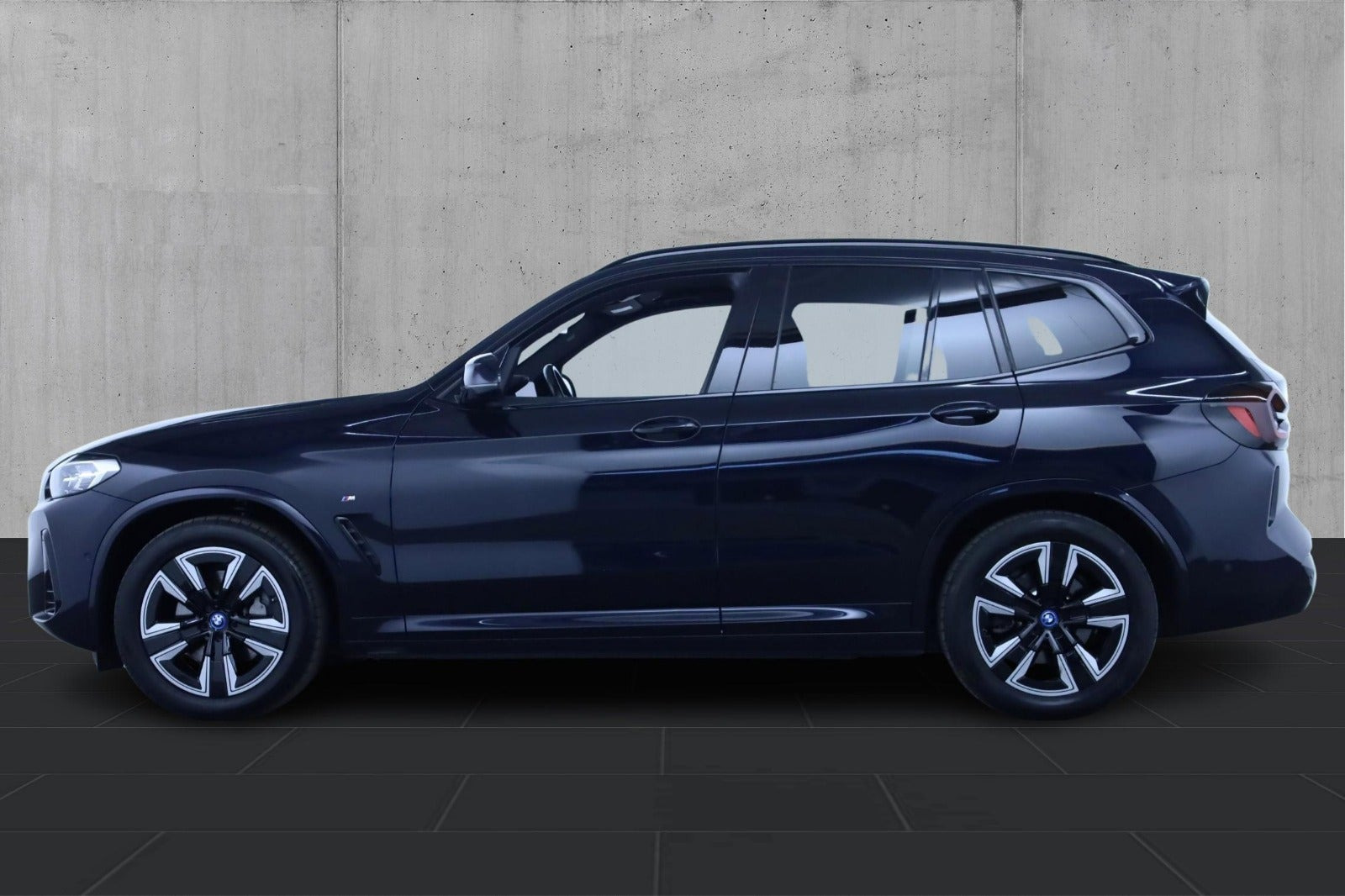 Sort BMW iX3 fra 2023