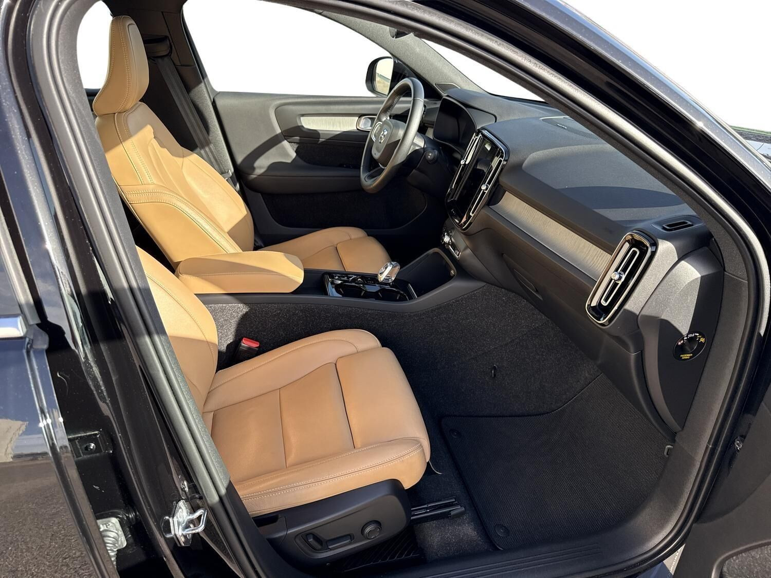 Sort Volvo XC40 fra 2021