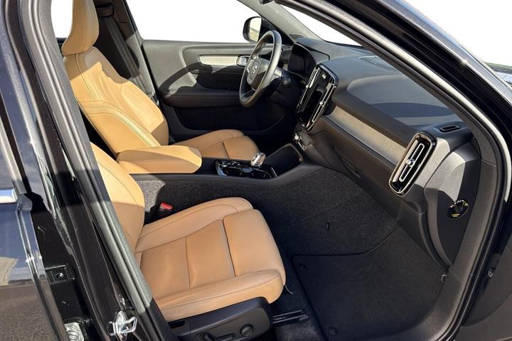 Sort Volvo XC40 fra 2021