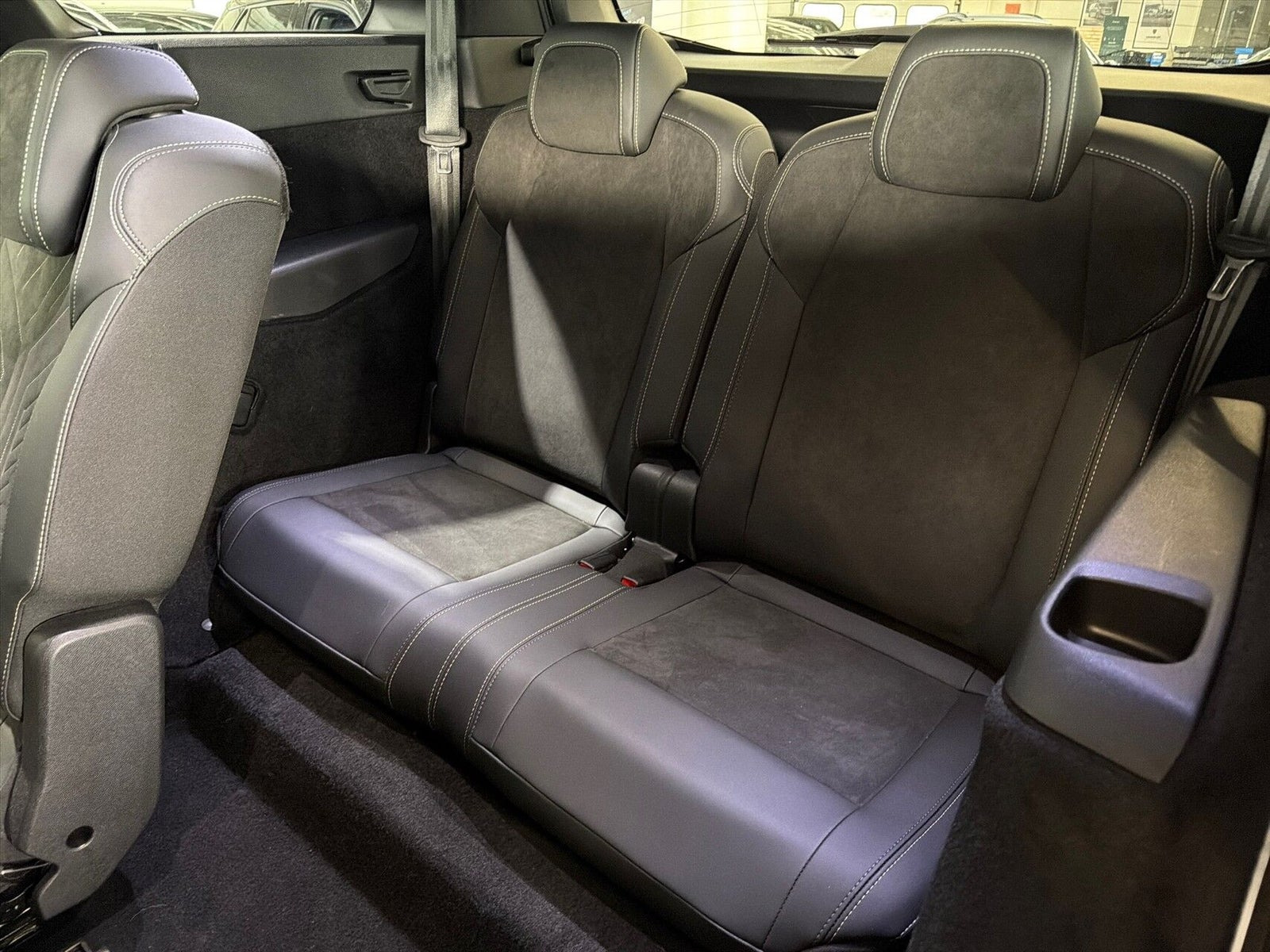 Sort Peugeot e-5008 fra 2025