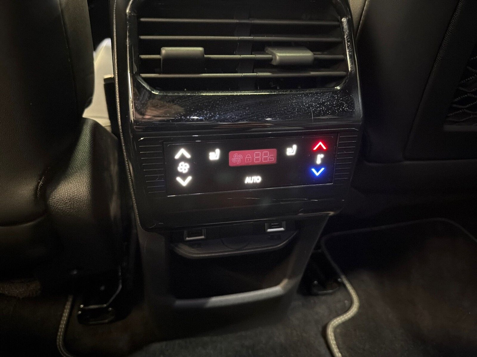 Sort Peugeot e-5008 fra 2025