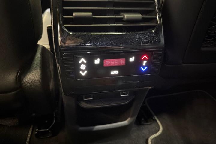Sort Peugeot e-5008 fra 2025