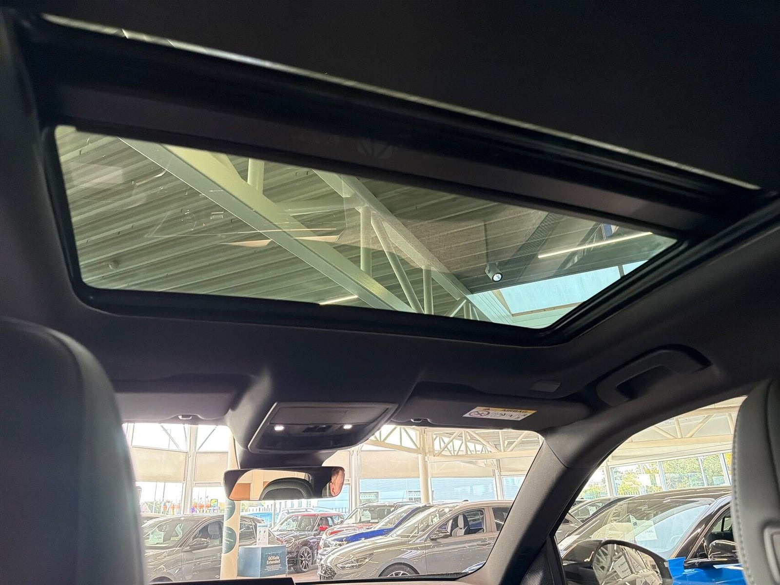 Sort Peugeot e-5008 fra 2025